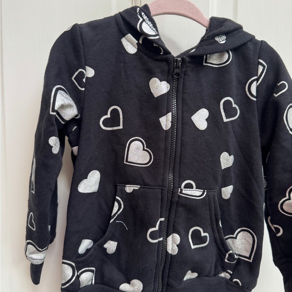 NWOT Okie Dokie 2T Girls Black and White Heart Zip Up Hoodie Sweatshirt - Picture 2 of 4